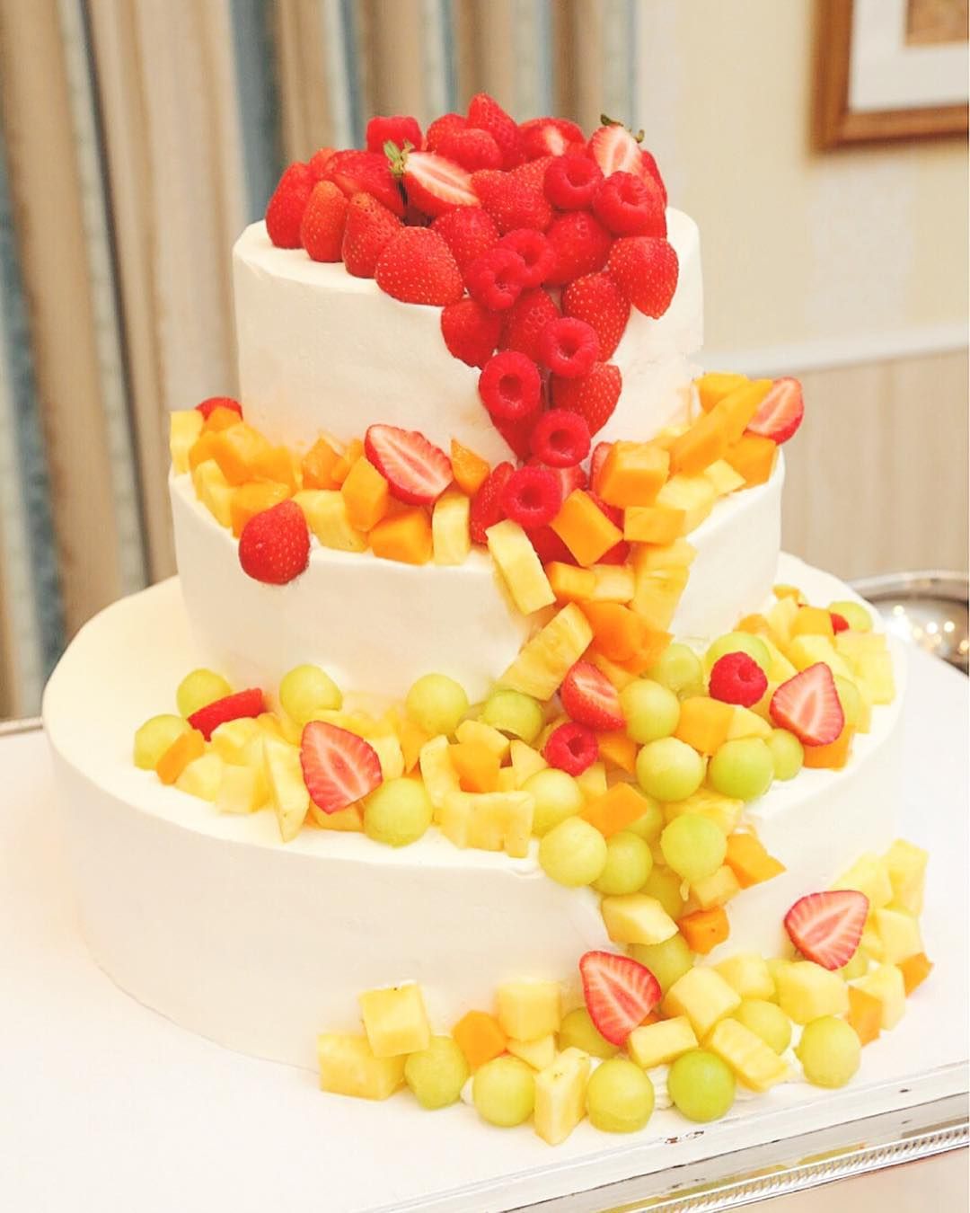 結婚式で人気のフルーツシャワーケーキとは？