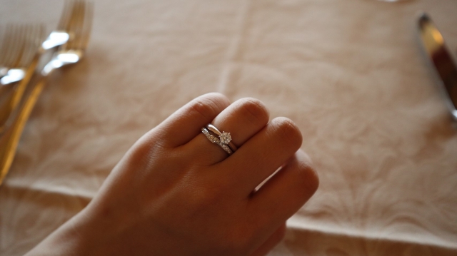 婚約指輪と結婚指輪、同じブランドの方がいいの？