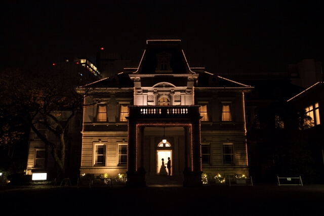 ナイトウェディングとは？昼の結婚式との違い