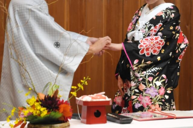 ペーパーアイテムだけじゃない!結婚式全体の費用を見直しませんか?